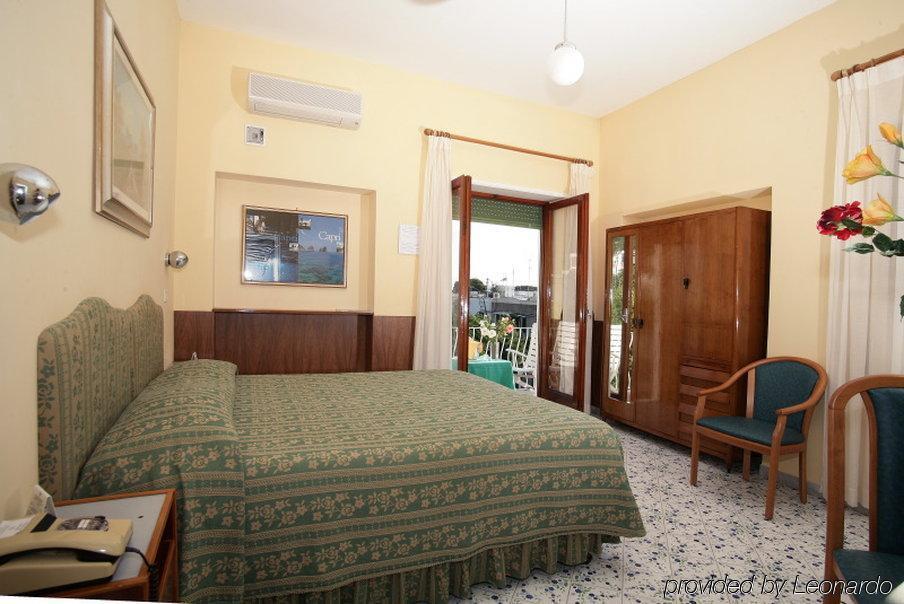 Hotel Carmencita Anacapri  Rum bild