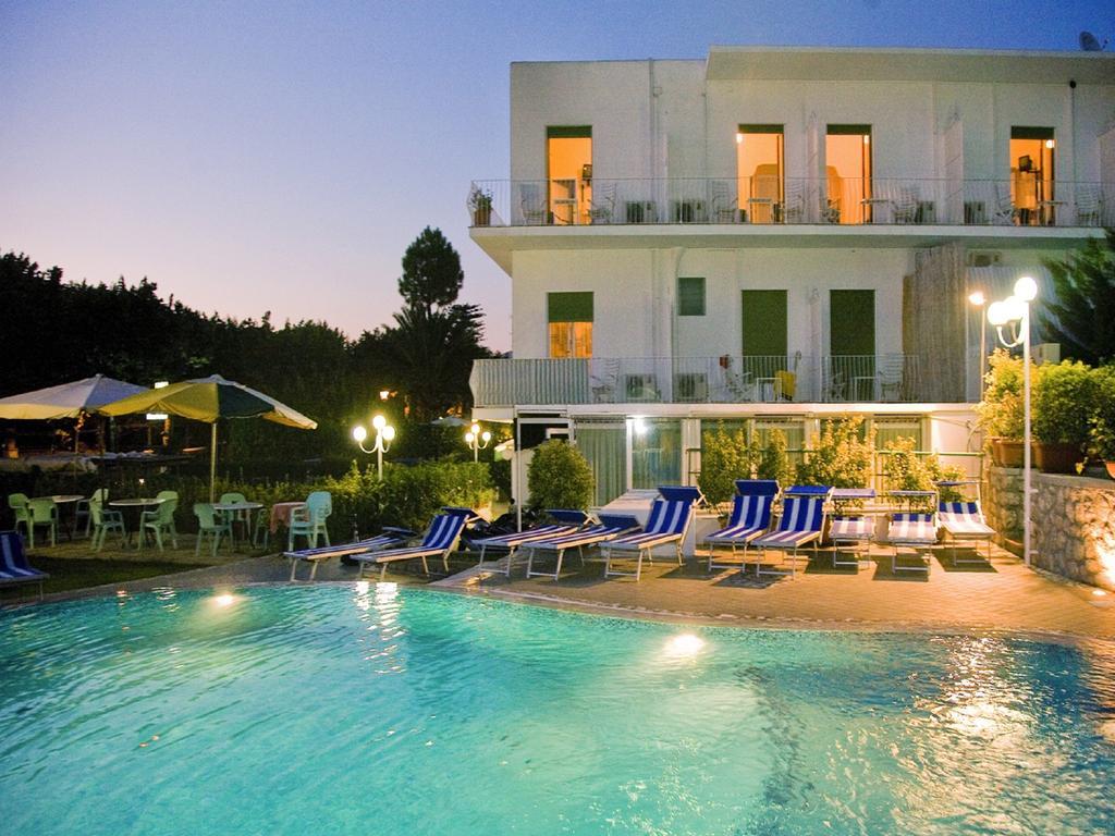 Hotel Carmencita Anacapri  Exteriör bild